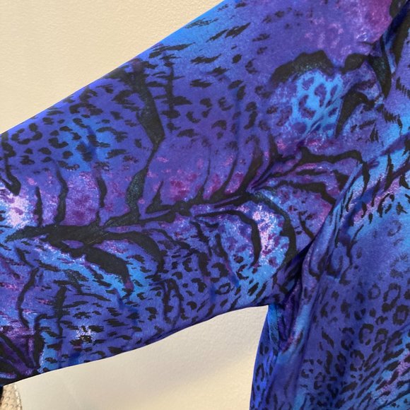 Chico's Top Wmns Sz 3 Blue Animal Print Silk Rayon Beaded V-Neck LS Grandma-Core - Picture 3 of 8